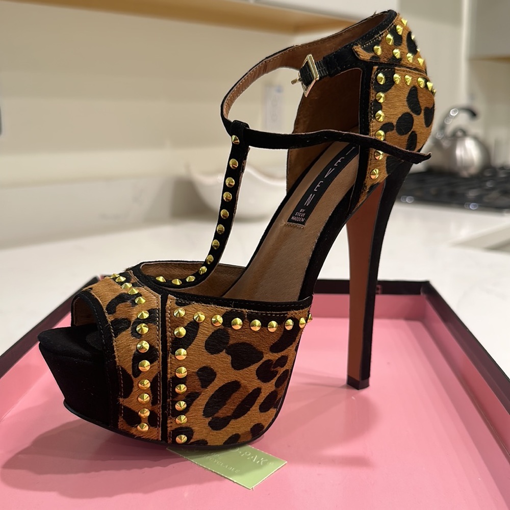 Steven by Steven Madden Astro-L Leopard 5 inch heel with 2 inch platform.